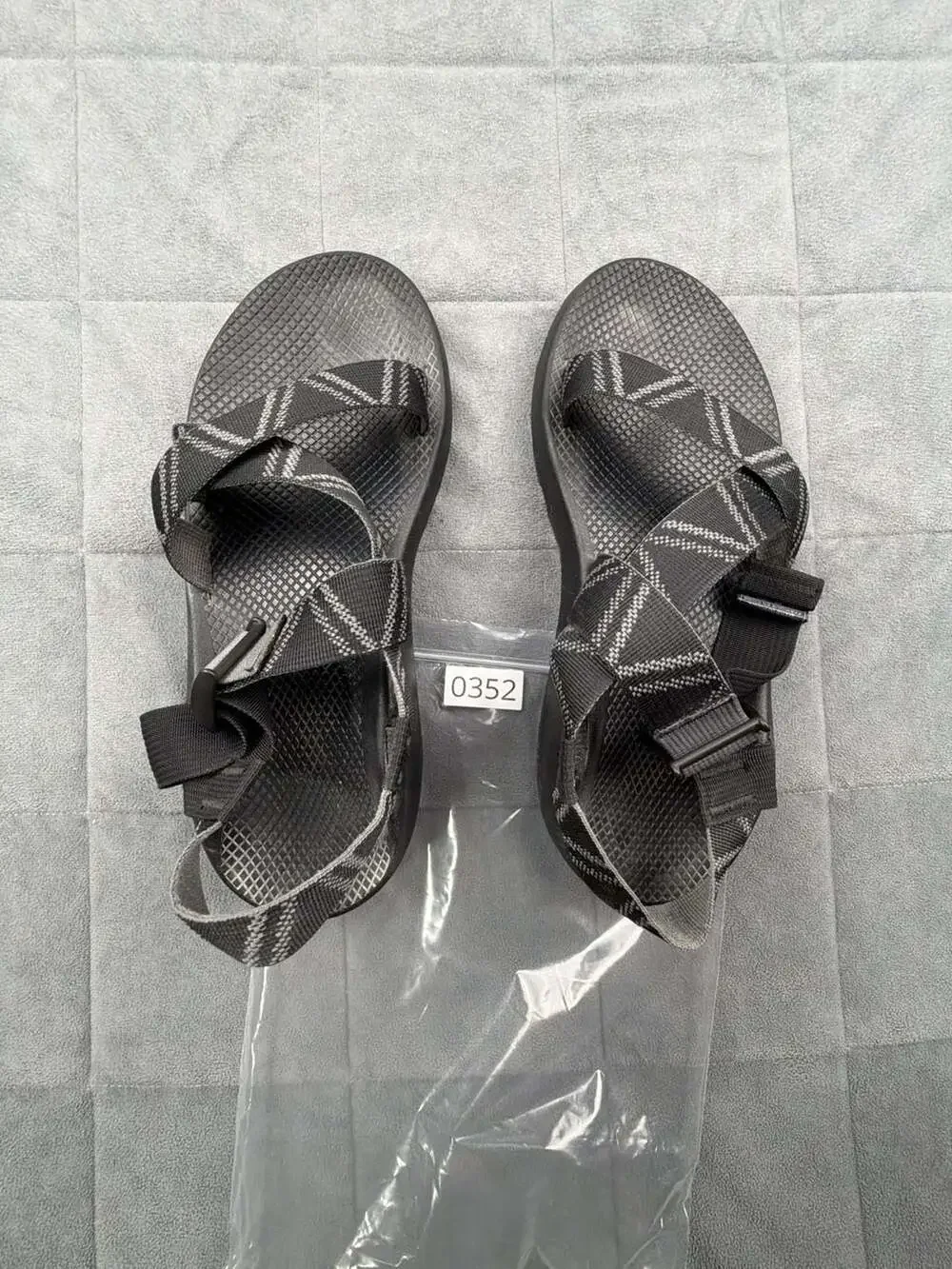 Chaco Mega Z/Classic Men Black Stripe Adjustable Hiking Sandals Size 12 J105747
